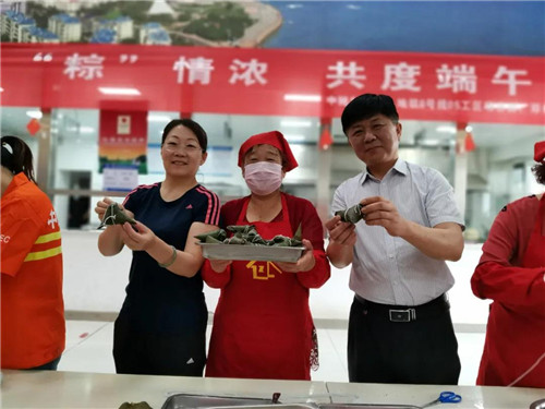 党建动态 | 浓浓端午至，共建情意“粽”——郑州路社区携手共建单位开展包粽子活动