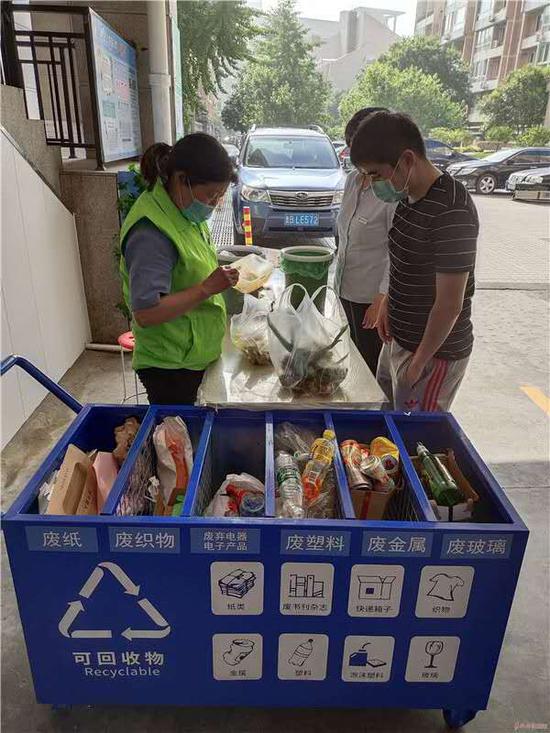 垃圾分类产业链再延长 青岛市南有了可回收物收集线