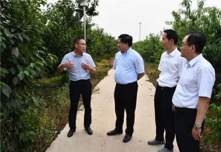 省科技厅党组书记、厅长唐波来鄄城县调研科技创新工作