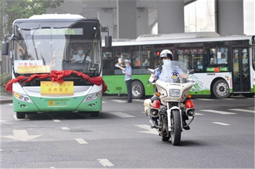 提前两小时到岗 5000余警力护航