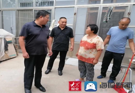 巨野县人民医院：撸起袖子“扫出”美丽庭院 助力精准扶贫