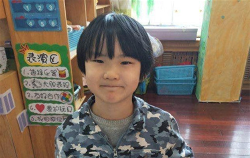 青岛网警发布：6岁女童走失，急寻！