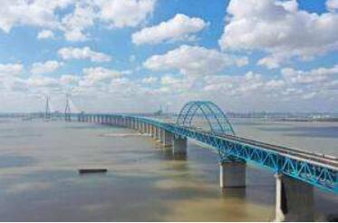 创多项“世界之最” 沪苏通长江大桥刻下“江苏烙印”