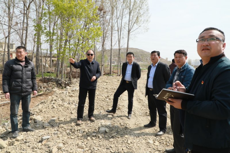 龙河振奋听涛声 ——西集镇改善镇域面貌纪实