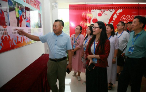 兰山区文联组织作家深入西城、商城采风