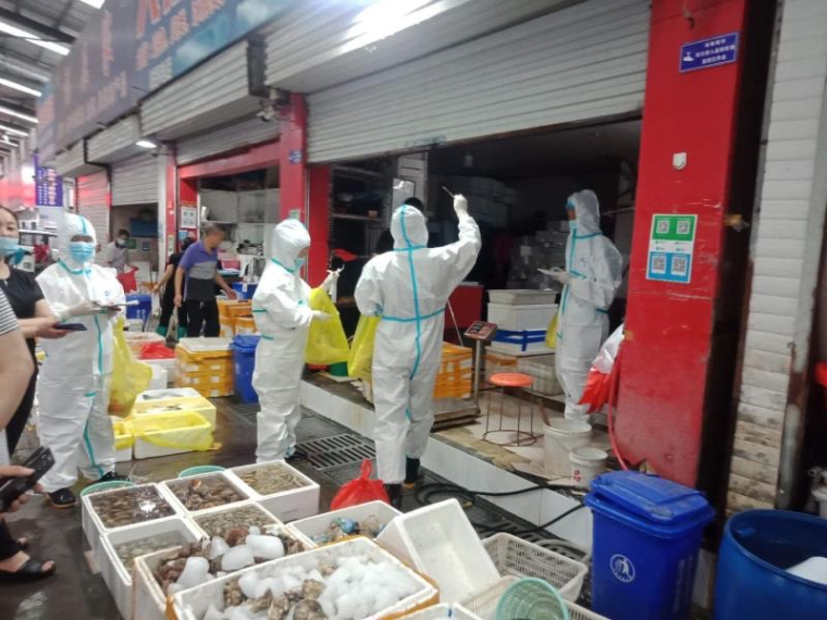 金雀山街道：对齐鲁市场开展新冠病毒核酸检测