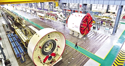 告别“傻大笨粗” “高精尖特”动能加速释放