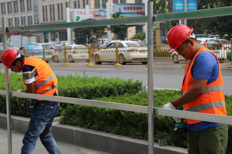 菏泽这一路段正在进行雨污水管网改造