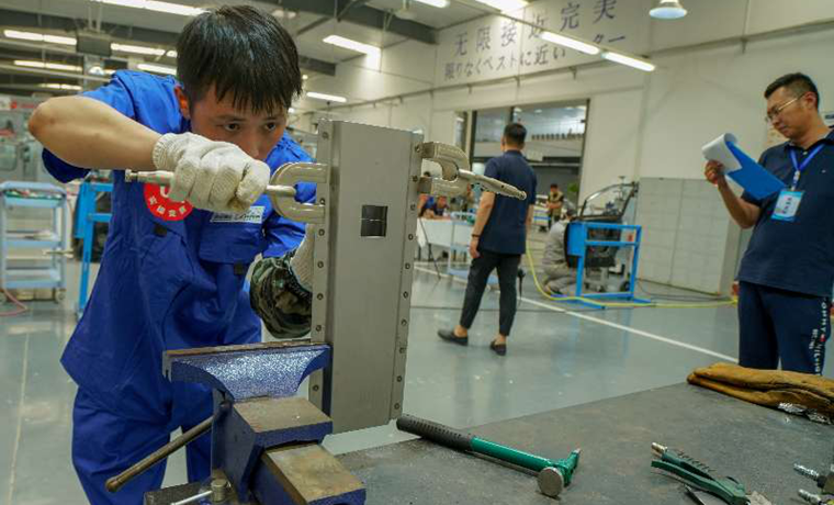 河东区首届汽车维修类职业技能竞赛成功举办