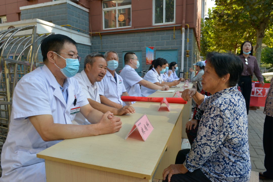 德州市人民医院组织专家团队开展“暖心社区惠万家”义诊宣教活动