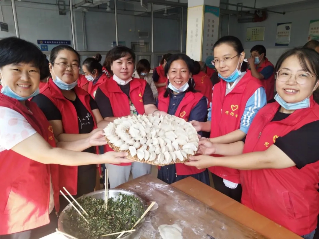 迎国庆、情暖中秋——德州市中医院党员志愿者到敬老院开展服务活动