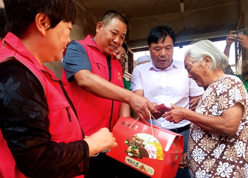 郯城：中秋走访困难户彰显民族“一家亲”