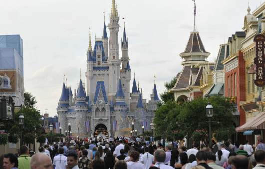 迪士尼将裁员2.8万人