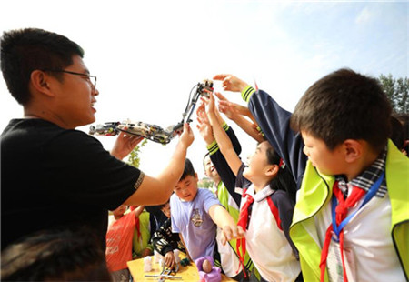 科普大篷车 点亮科技梦