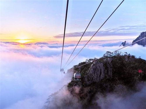 云谷索道“上新”了 全透明车厢拍了拍你