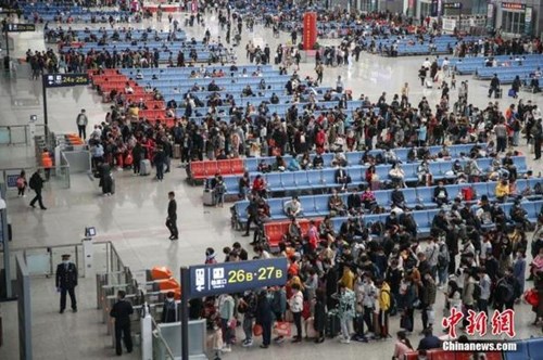 高铁游受青睐，连续4天铁路发送旅客人数超千万