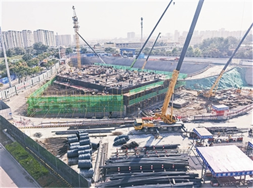 青岛各区市过节不停工、冲锋在一线—— 持续“百日攻坚”，假期“连干八天”