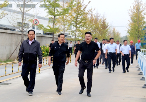 郯城县重坊镇组织召开重点项目观摩会