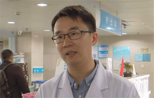 婚礼现场夺门而出，这位新郎为何被无数人点赞？