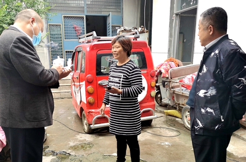 郯城：入户摸底精准救助贫困大学生