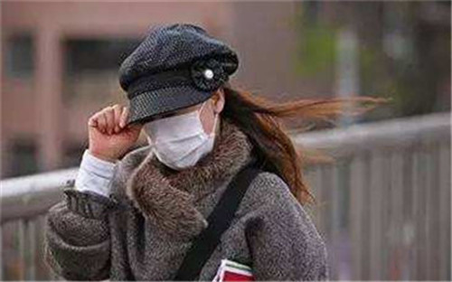 全省大降温 本周末最低气温跌至4℃