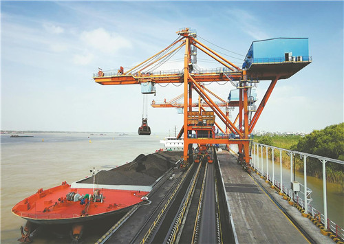 “无人卸船机”运营