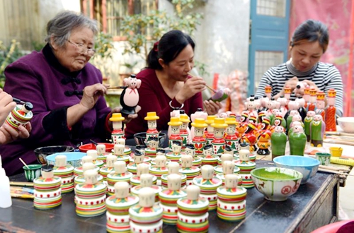 山东郯城：五彩玩具绘出“脱贫致富图”（组图）