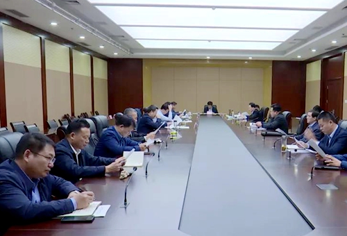 郯城县委副书记、县长王立军主持召开县政府常务会议