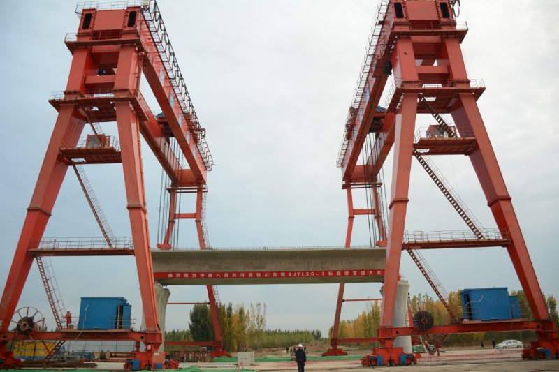 巨无霸稳升准落！郑济高铁茌平制梁场喜提聊城段“第一梁”