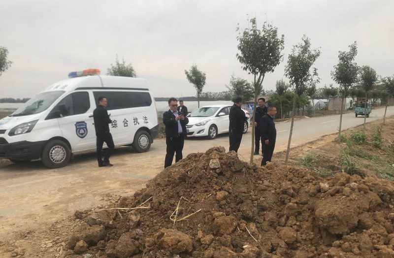 兰陵县芦柞镇：拆除违法建筑 优化发展环境