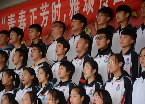 青春正芳时   雅颂传四方