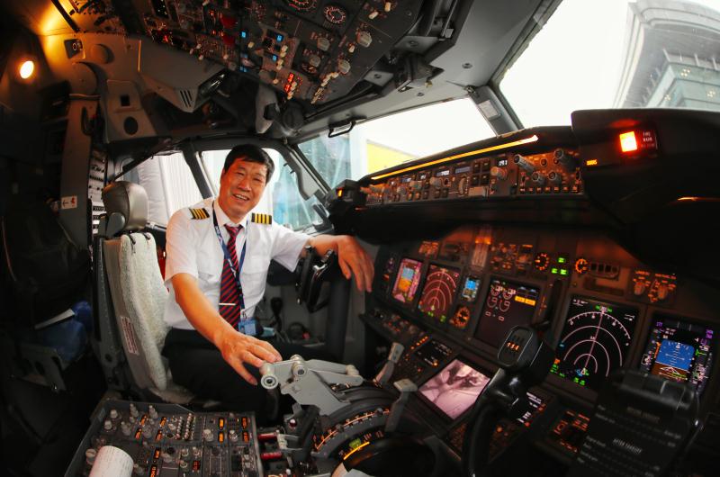 四十四载蓝天梦，一朝离别最不舍 功勋飞行员王德杰光荣退休