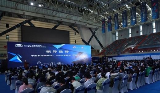 端出4万余个优质岗位 “校园苏州日”走红