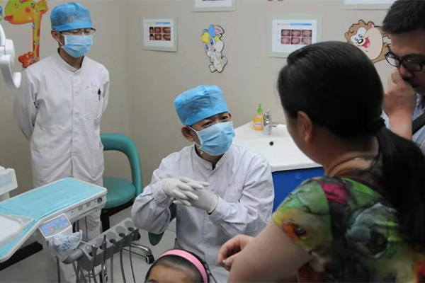 【世界儿童日】专访北大儿童口腔专家葛立宏：保护牙齿要从娃娃做起