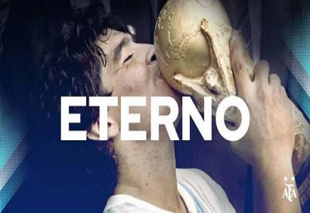 阿根廷“球王”马拉多纳因心脏骤停去世