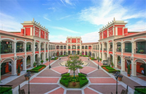 武汉佛罗伦萨小镇购物攻略：地铁直达，品牌丰富度满分