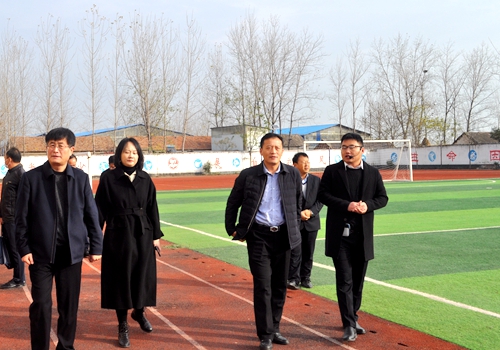 郯城县政协委员到庙山中学调研校园足球发展情况