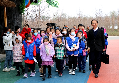 临沂市郯城县：童话游园里的“心灵对话”