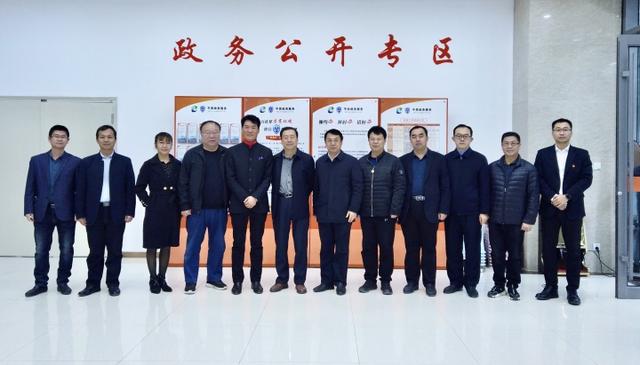  德州“诚信大使”与平原县“诚信单位“”联合开展诚信倡议签名活动