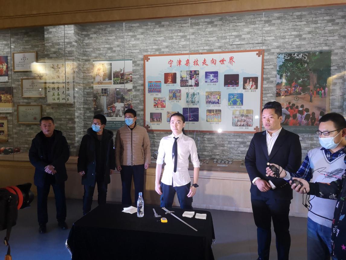 三分钟吞剑27次，德州王磊又破4项吉尼斯世界纪录