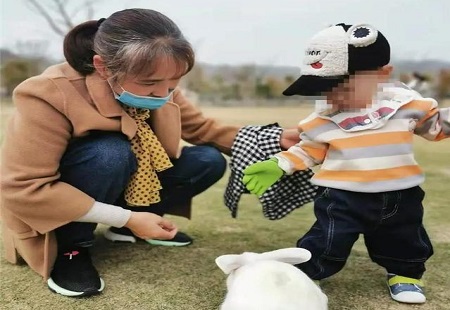 南京金牛湖野生动物王国一天三个小孩被咬伤