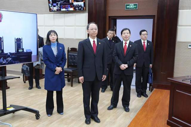 山东省高级人民法院党组副书记、副院长王闯到德州法院调研