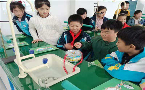 峄城区底阁镇朱官庄小学社团活动---活力四“社”锦簇成“团”