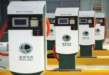 和加油一样快捷！在这座智能超充站充电5分钟可续航300公里