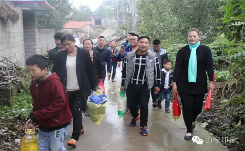 心的呼唤  爱的奉献