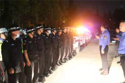 青岛莱西市综合行政执法局抓好“三严”开展夜查“零点行动”