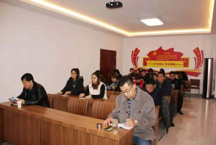 德州市工会系统广泛开展“宪法宣传周”活动