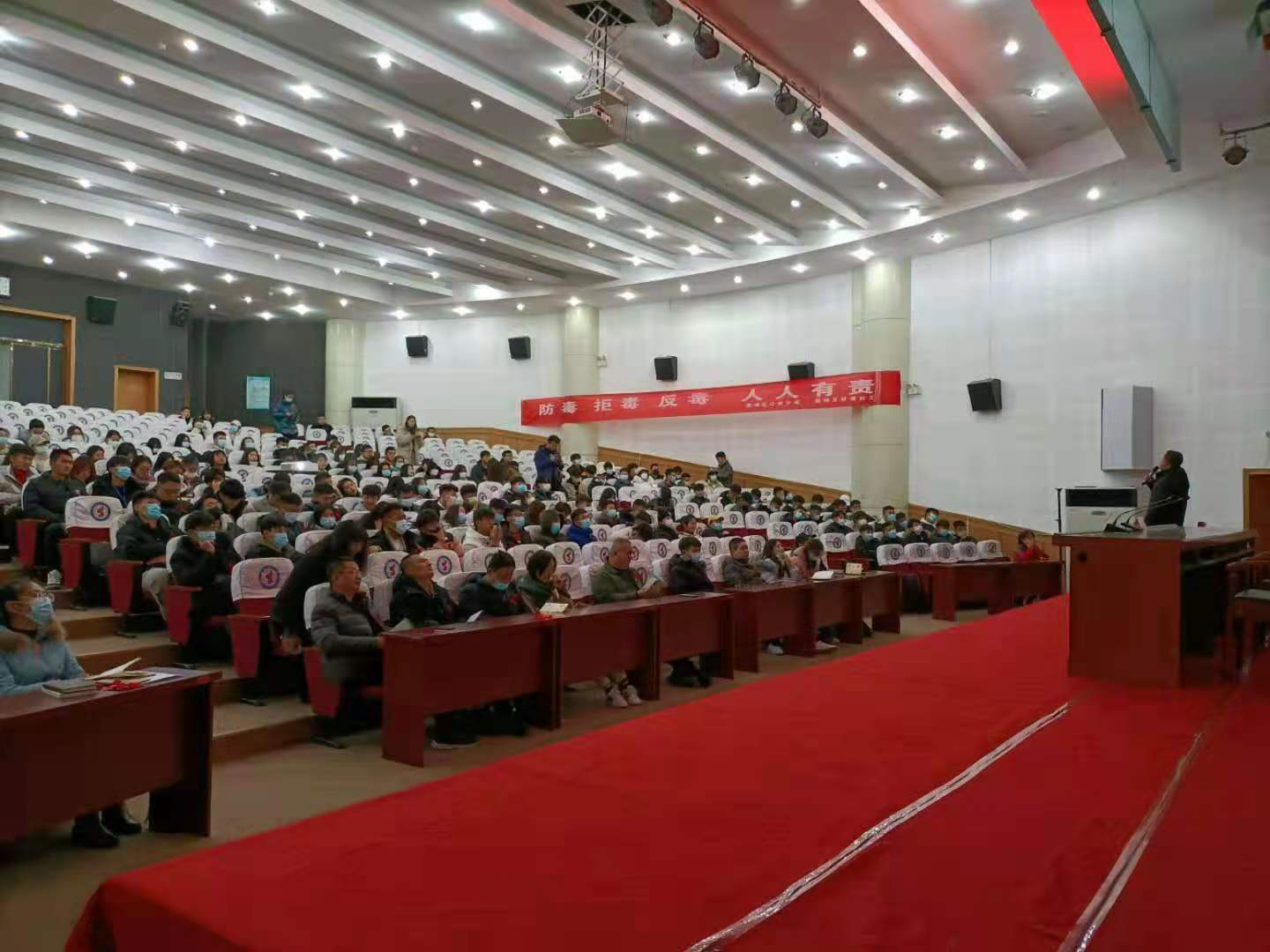 德城区疾控中心积极开展禁毒防艾进校园活动