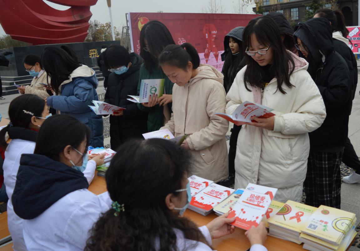 德城区疾控中心积极开展禁毒防艾进校园活动