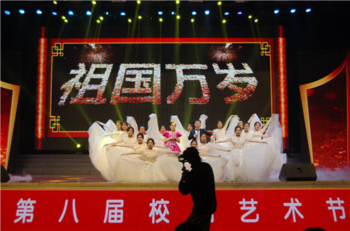 临沂第39中学举行“新时代新梦想新征程”文艺汇演